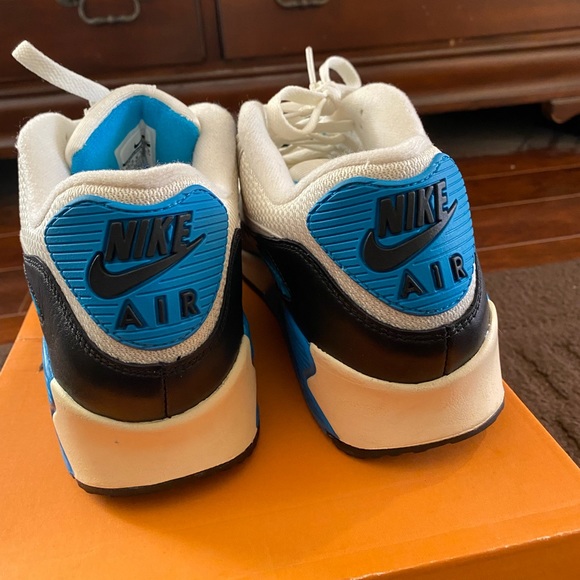 **SOLD** Nike Air Max 90 “Laser Blue” - Picture 5 of 9